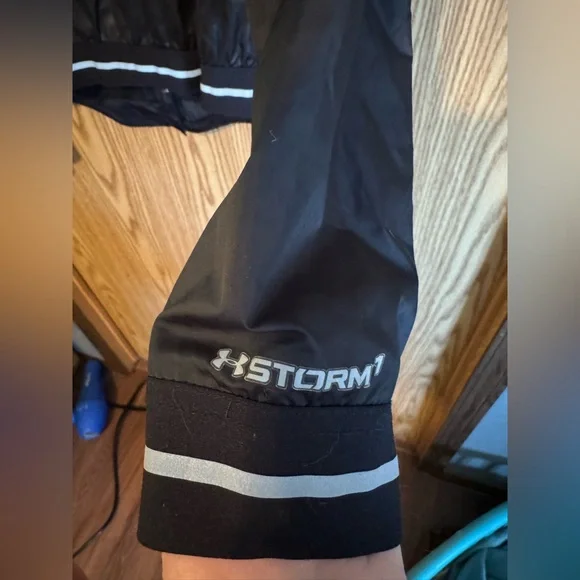 Under Armour Jacket - Picture 4 of 5